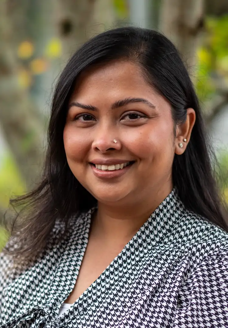 Dr. Fargana Barnini